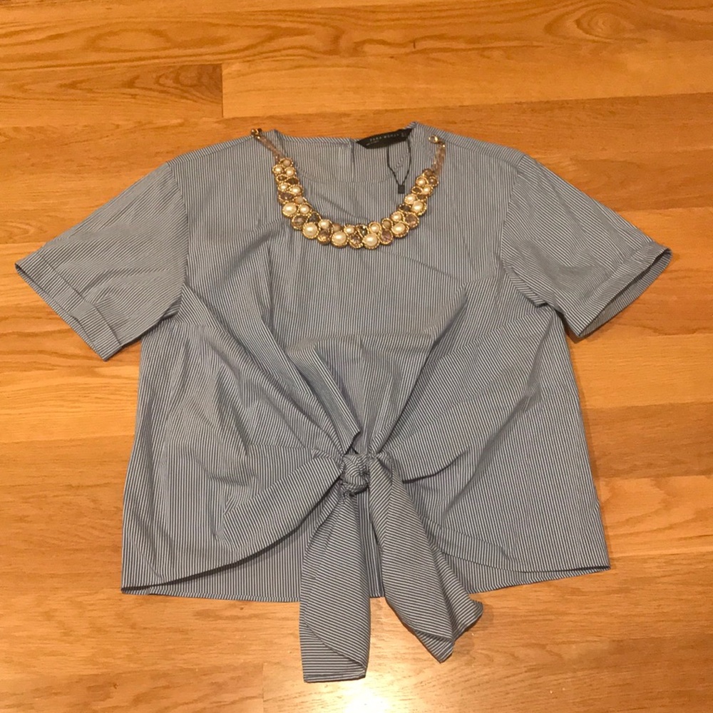 Zara Women’s tie front shirt